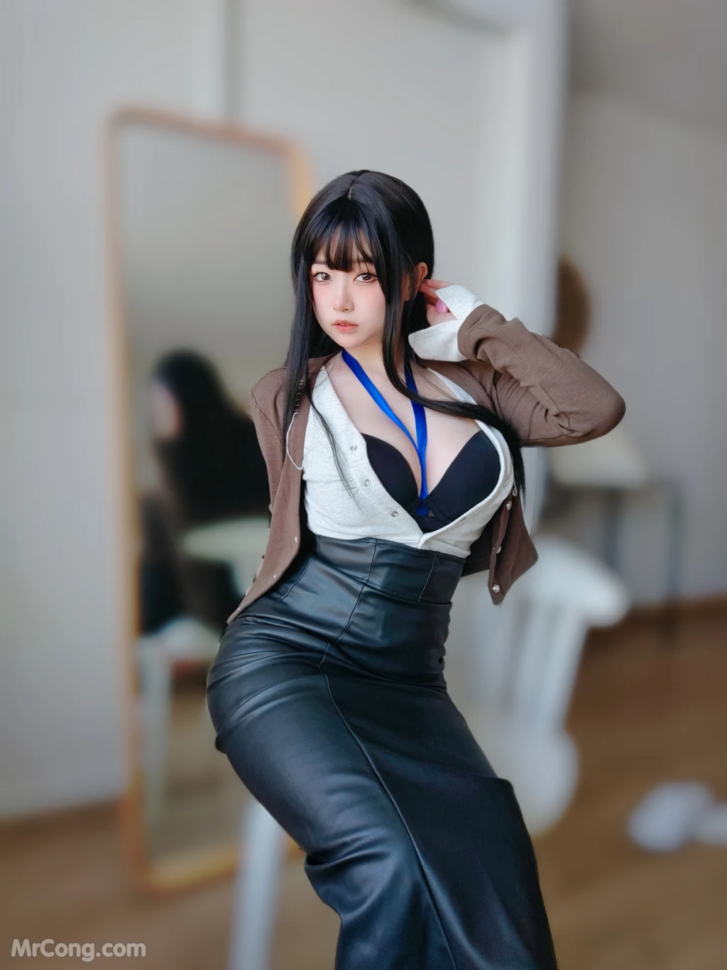 Coser女主K 上司的秘密 109 photos - 18
