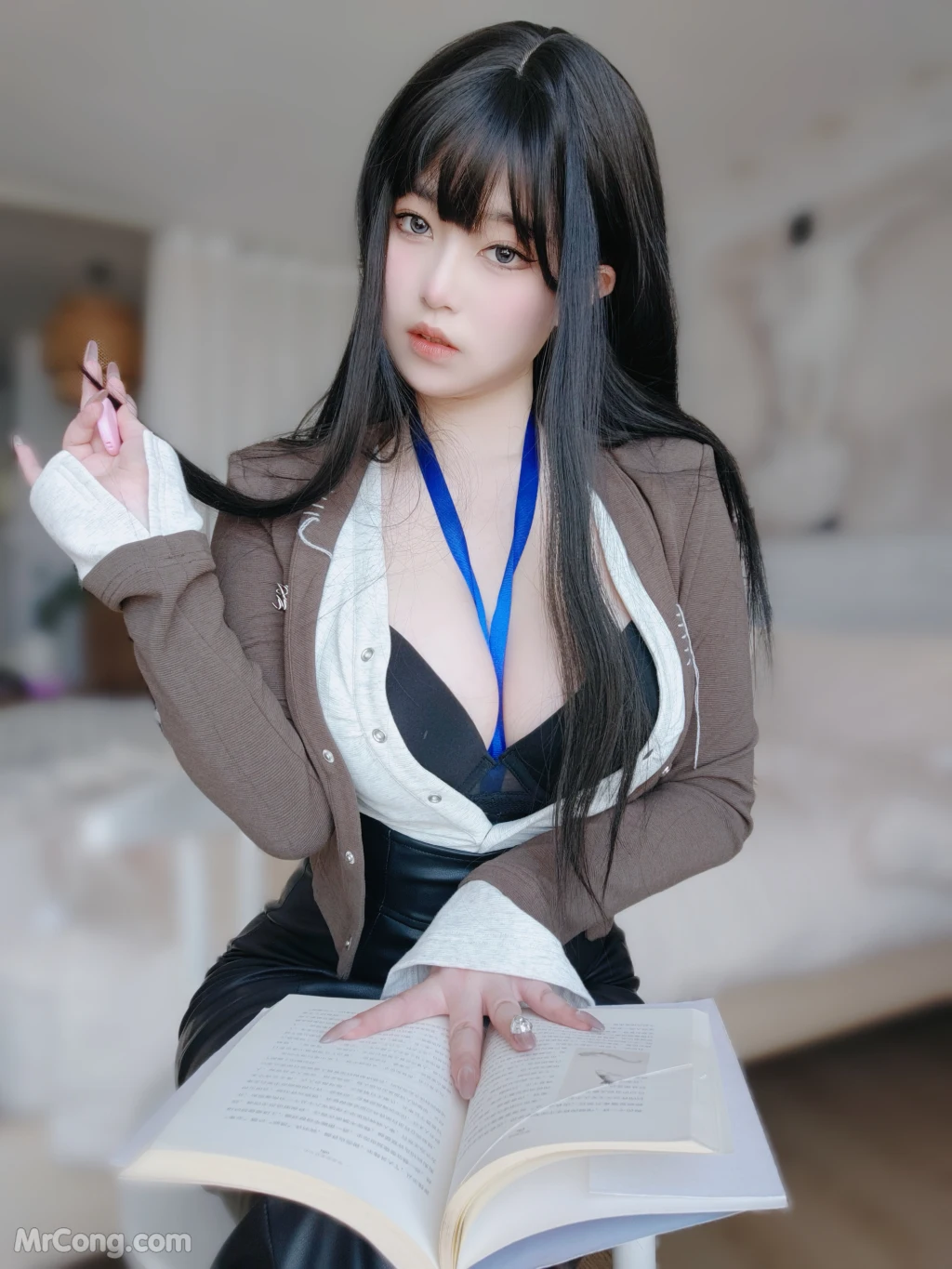 Coser女主K 上司的秘密 109 photos - 109