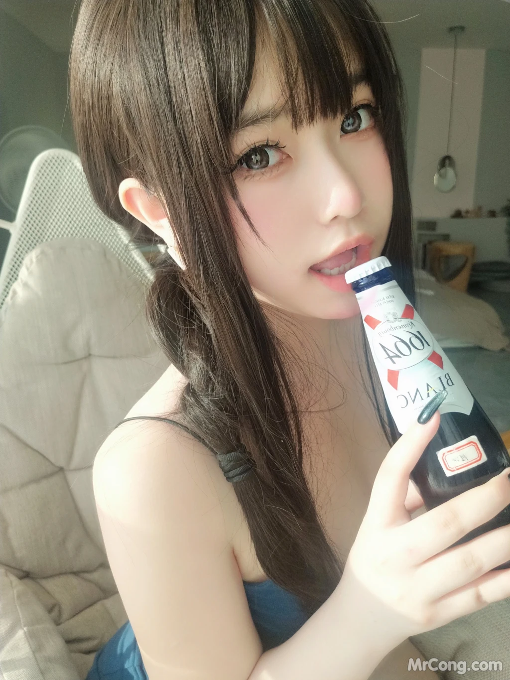 Coser女主K 乘凉的姐姐 92 photos - 74