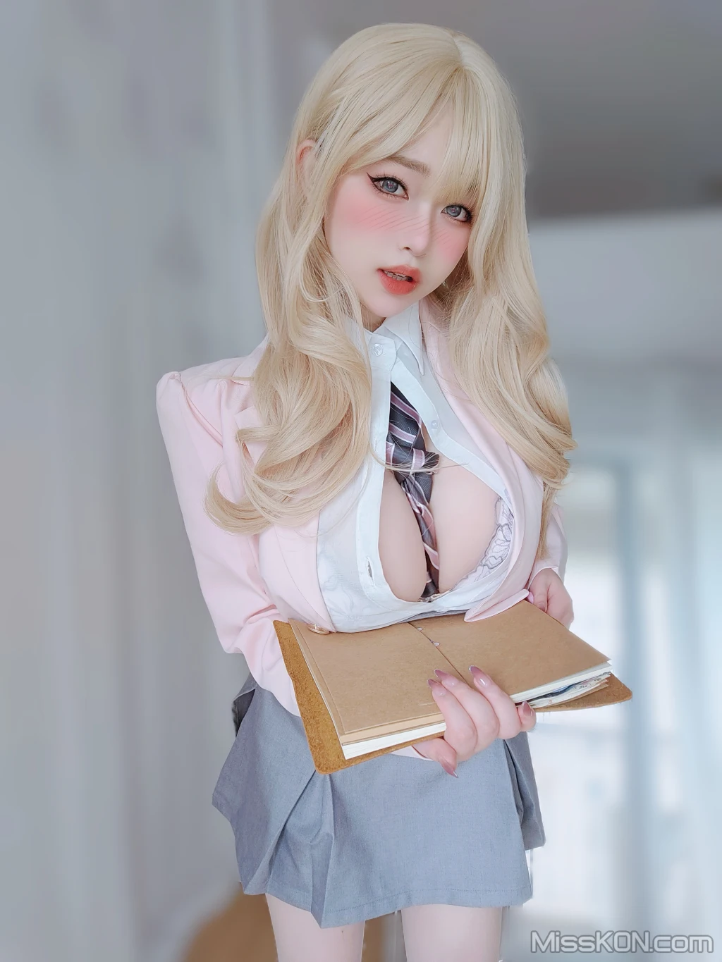 Coser女主K 催眠傲娇的前辈 78 photos - 2
