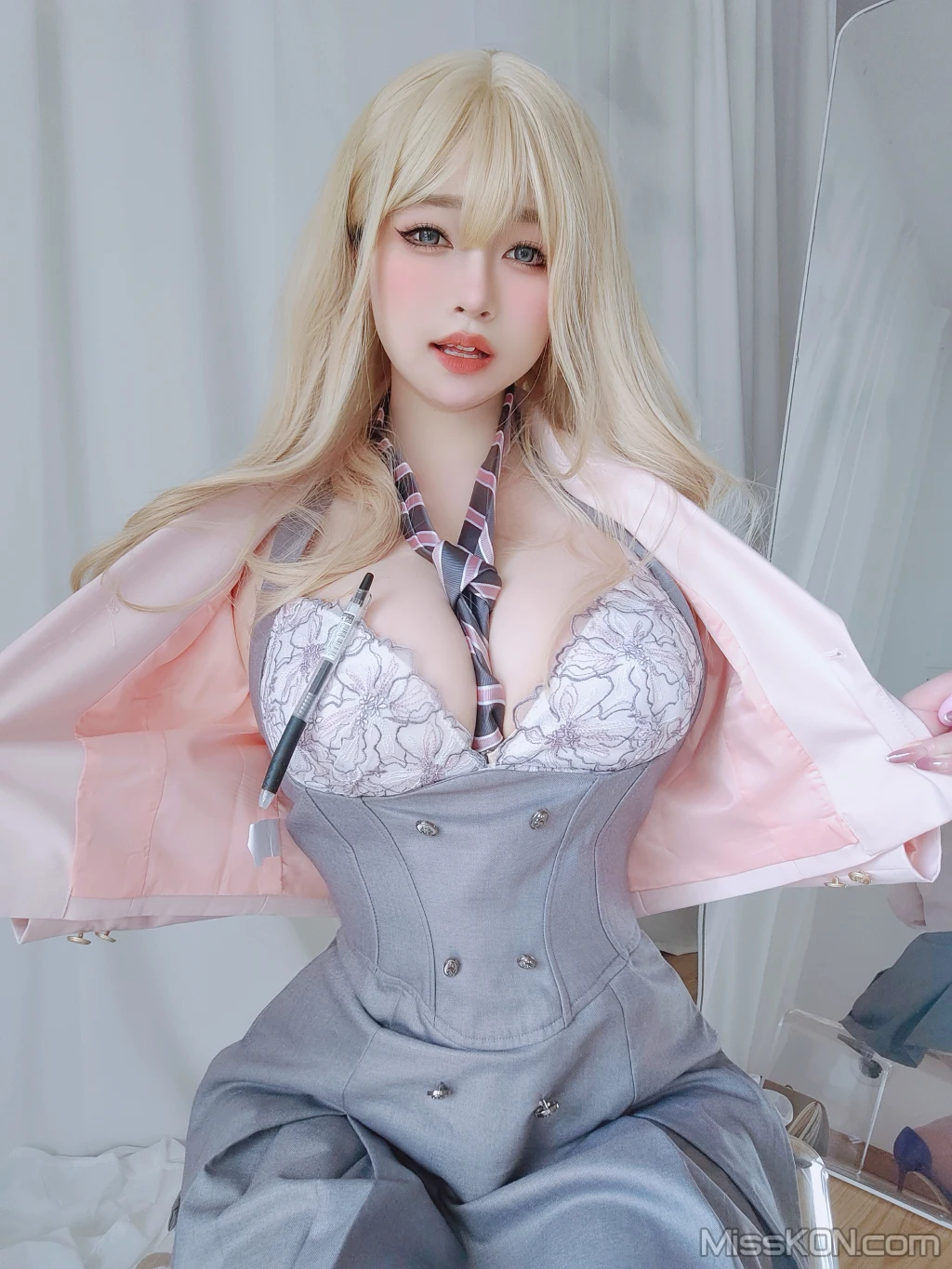 Coser女主K 催眠傲娇的前辈 78 photos - 41