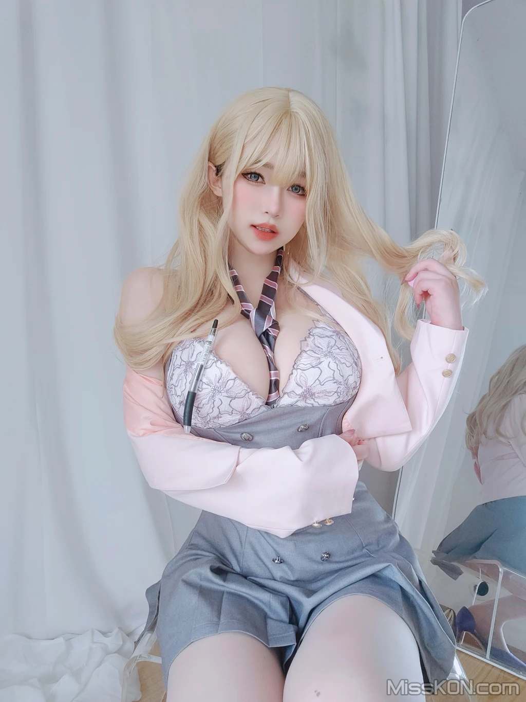 Coser女主K 催眠傲娇的前辈 78 photos - 49