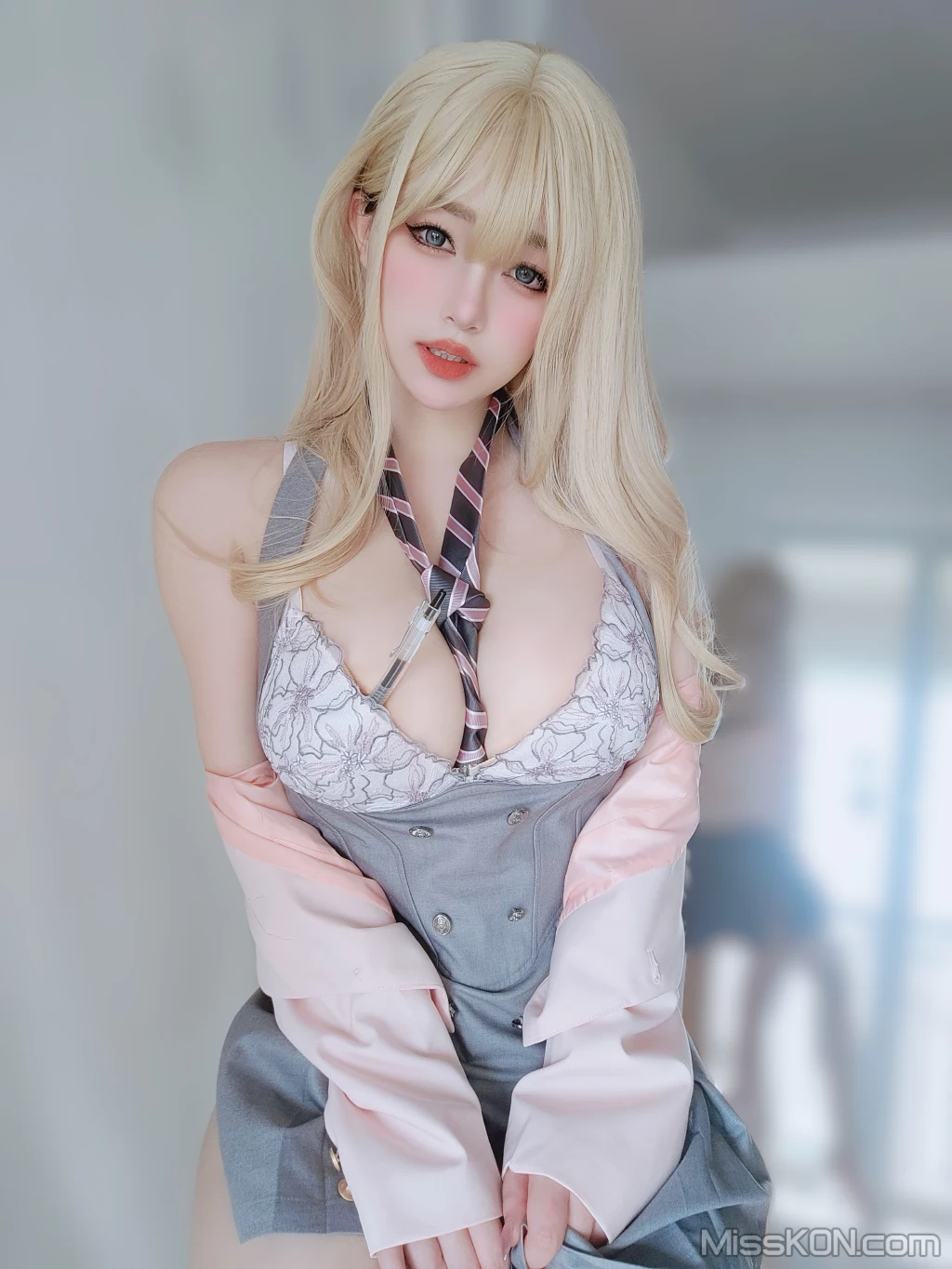 Coser女主K 催眠傲娇的前辈 78 photos - 57