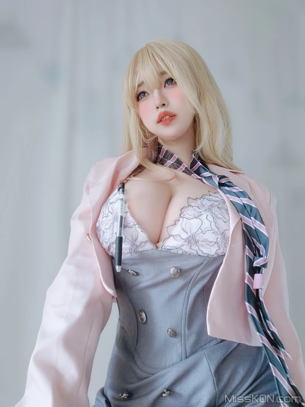 Coser女主K 催眠傲娇的前辈 78 photos - 63