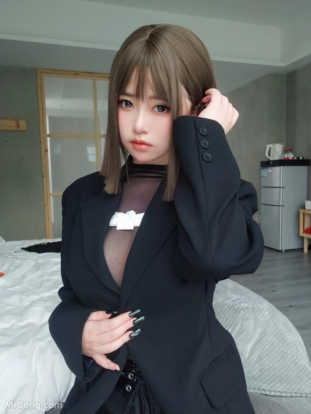 Coser女主K 大胆的秘书 107 photos - 9
