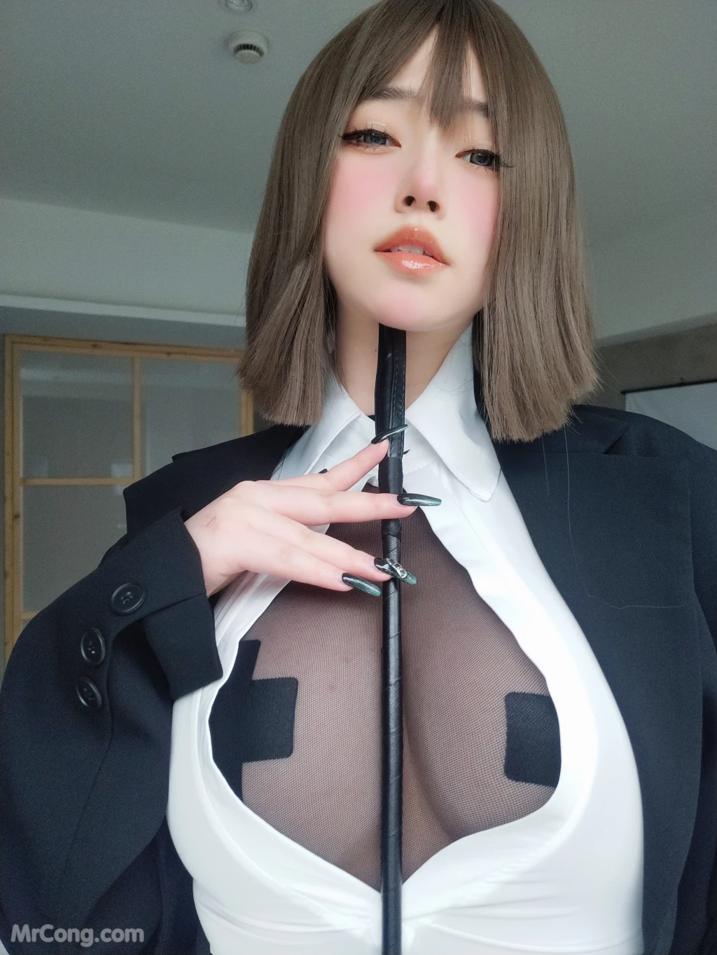 Coser女主K 大胆的秘书 107 photos - 19