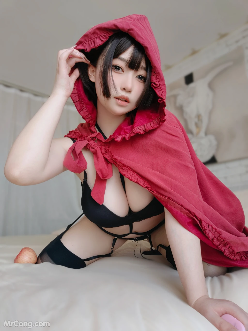 Coser女主K 小红帽和红苹果 86 photos - 64