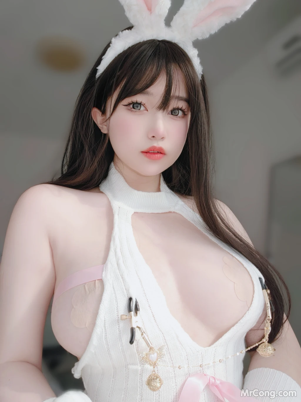 Coser女主K 白丝兔女郎 102 photos - 9