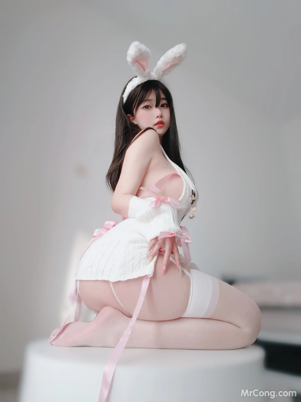 Coser女主K 白丝兔女郎 102 photos - 12