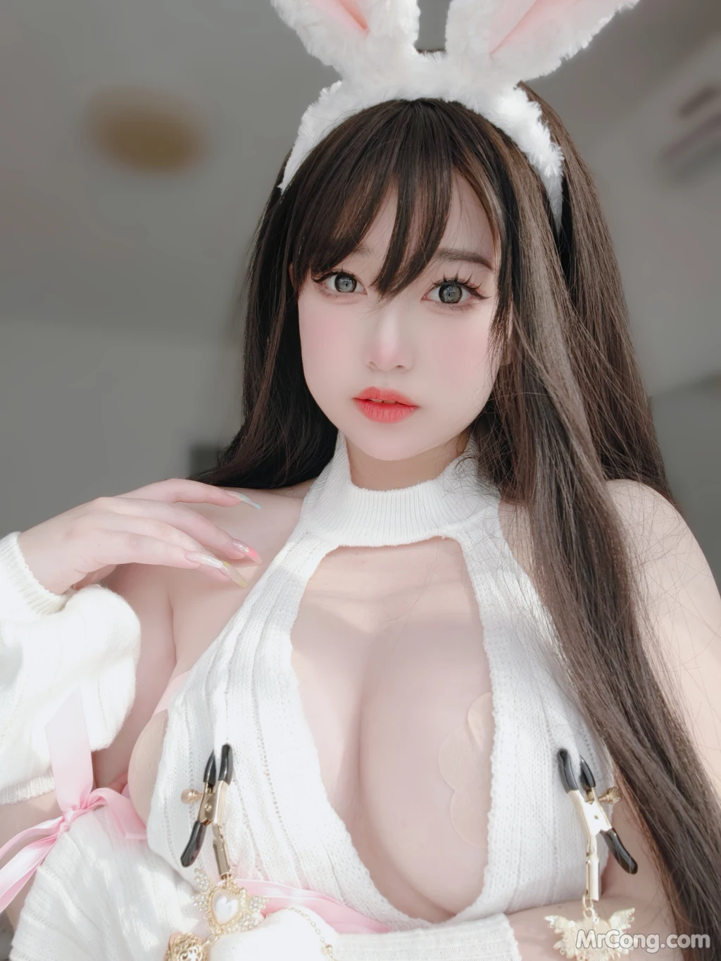 Coser女主K 白丝兔女郎 102 photos - 15