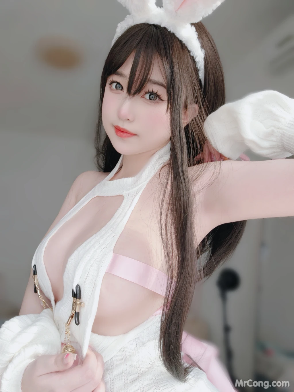 Coser女主K 白丝兔女郎 102 photos - 17