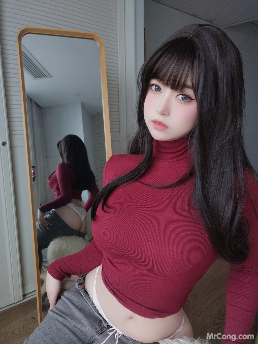Coser女主K 红色毛衣的丰满妹妹 103 photos - 37