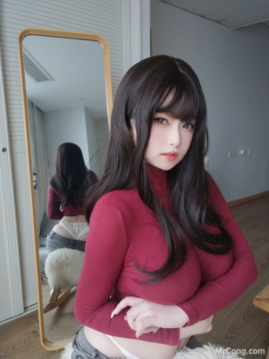 Coser女主K 红色毛衣的丰满妹妹 103 photos - 41
