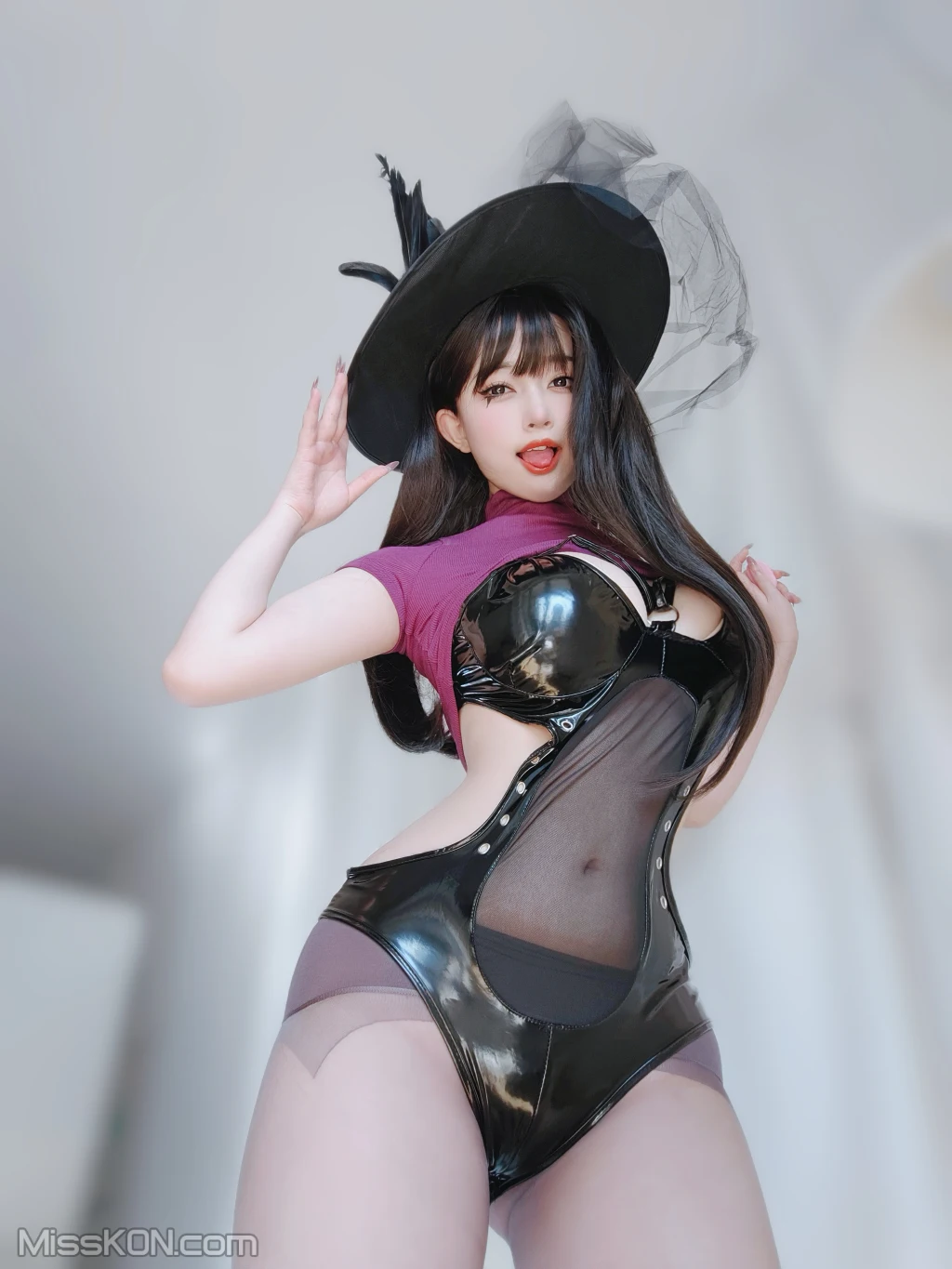 Coser女主K 魔女日常 92 photos - 65
