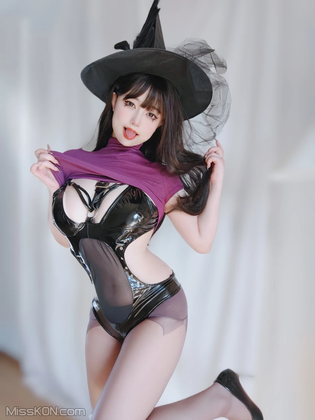 Coser女主K 魔女日常 92 photos - 92