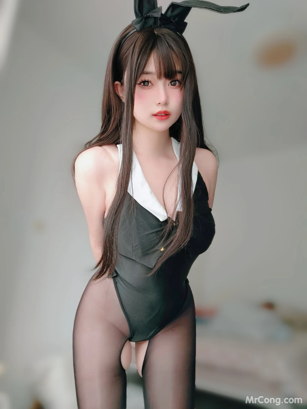 Coser女主K 黑丝兔女郎 102 photos