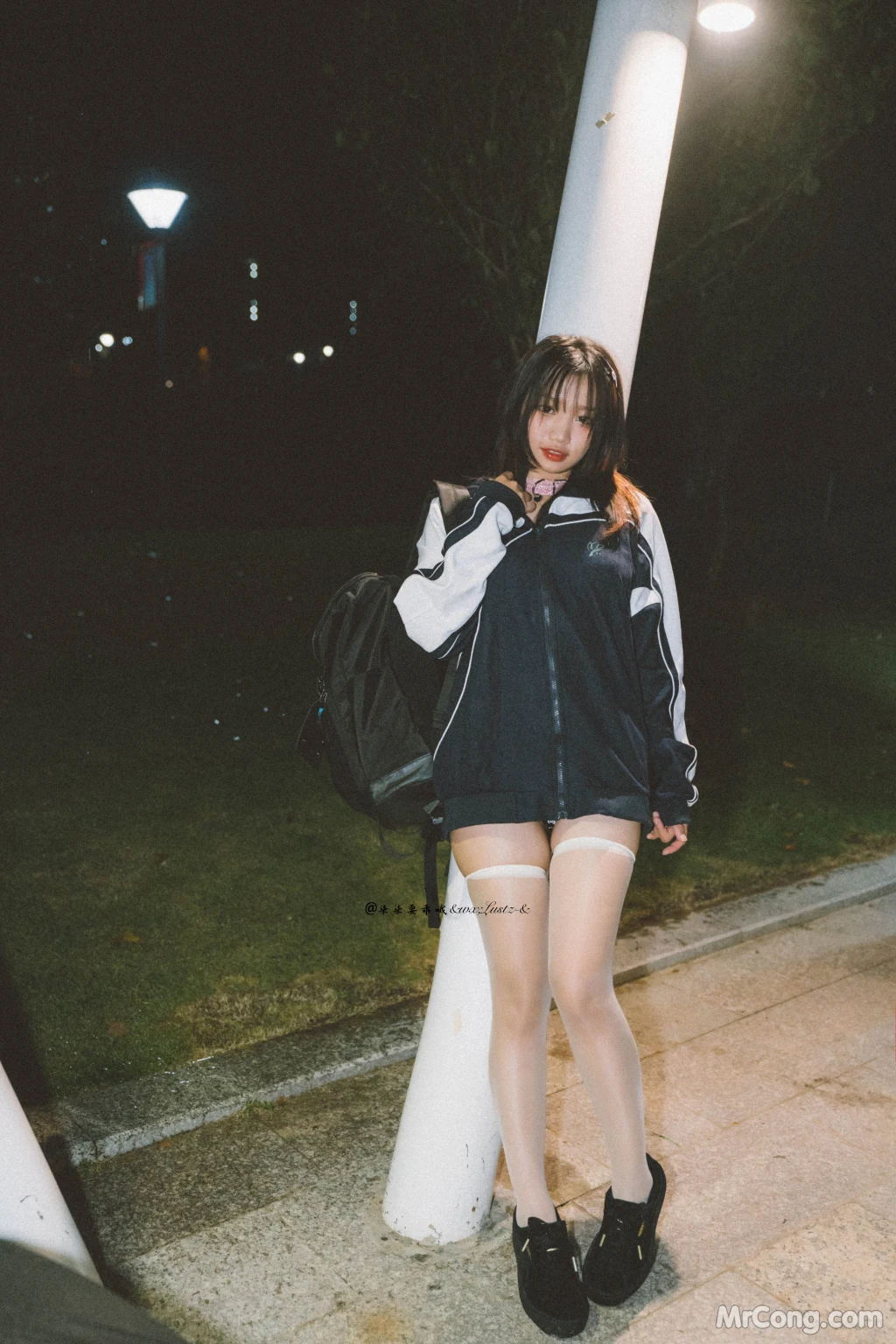 Coser柒柒要乖哦 校服 42 photos - 22