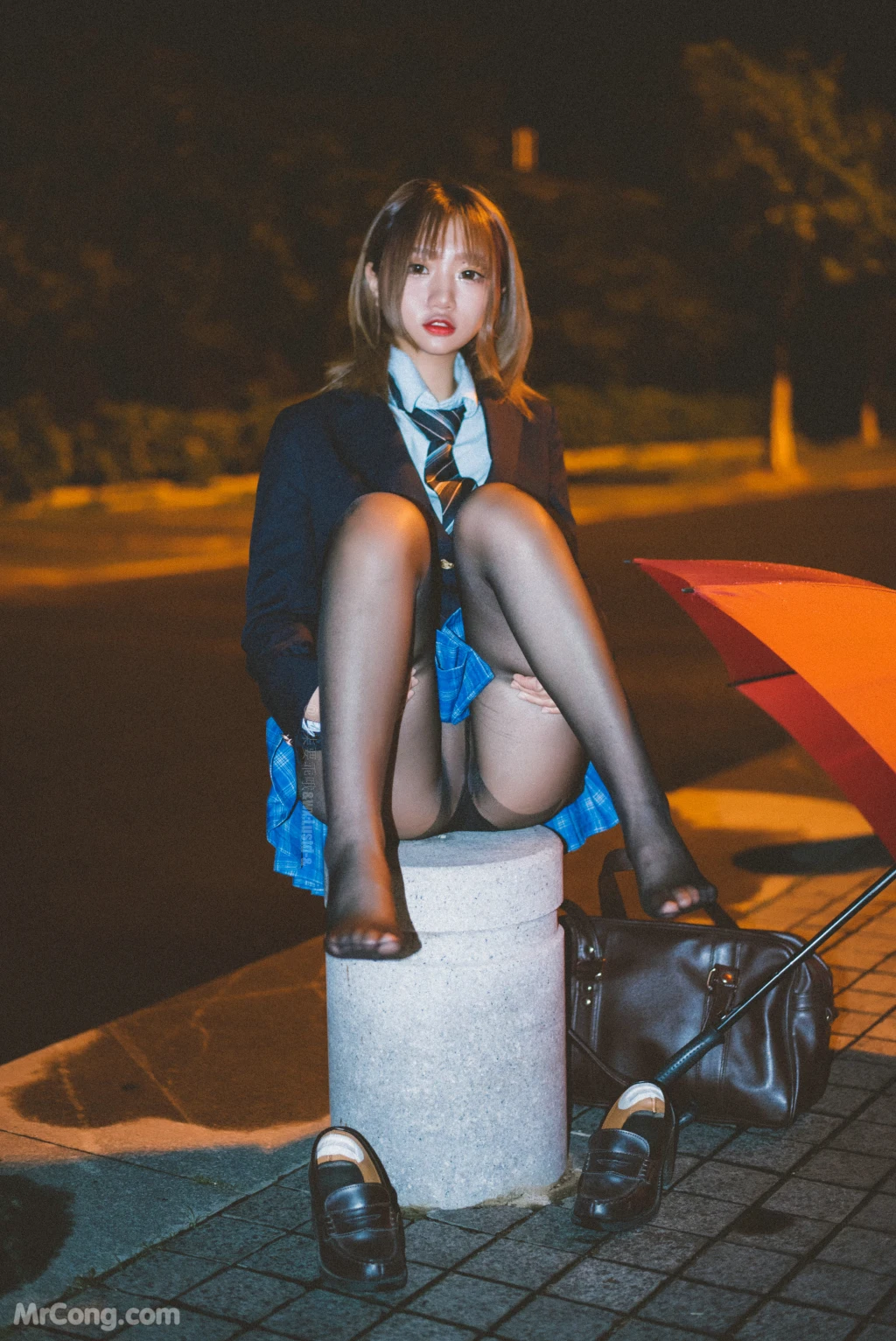 Coser柒柒要乖哦 深夜公园JK 35 photos - 6