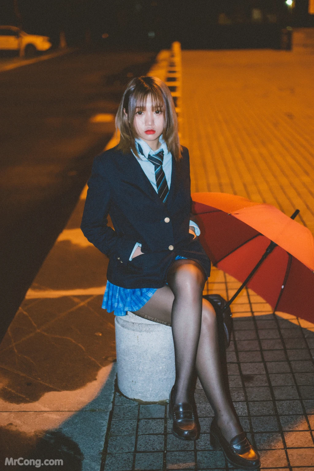 Coser柒柒要乖哦 深夜公园JK 35 photos - 10