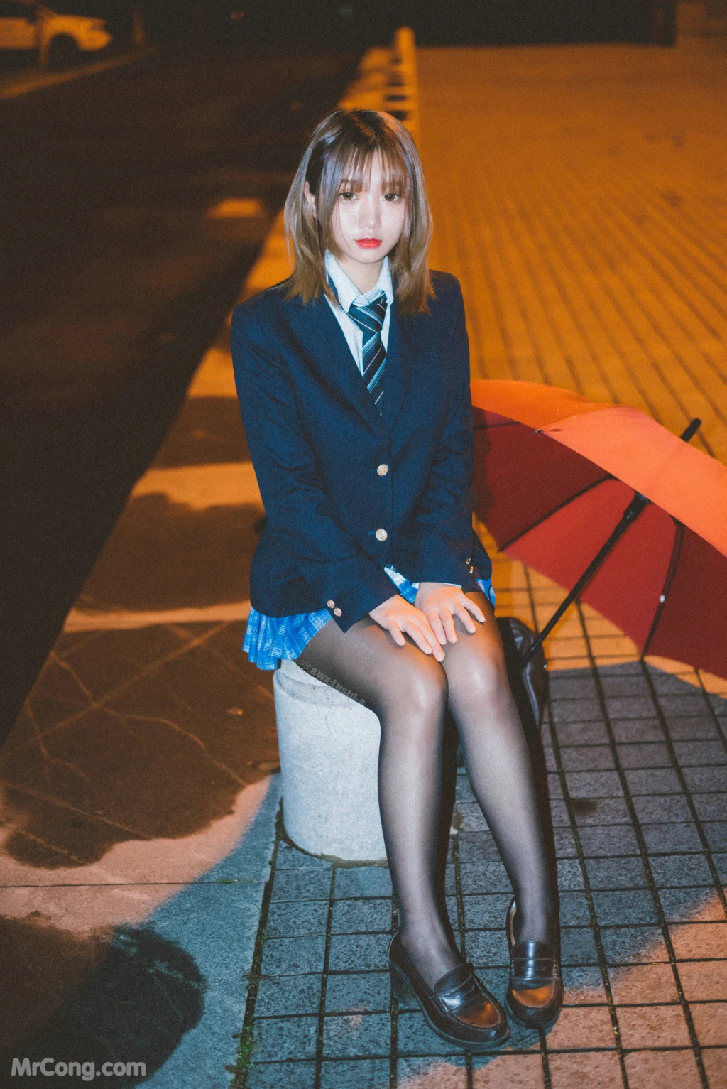 Coser柒柒要乖哦 深夜公园JK 35 photos - 13