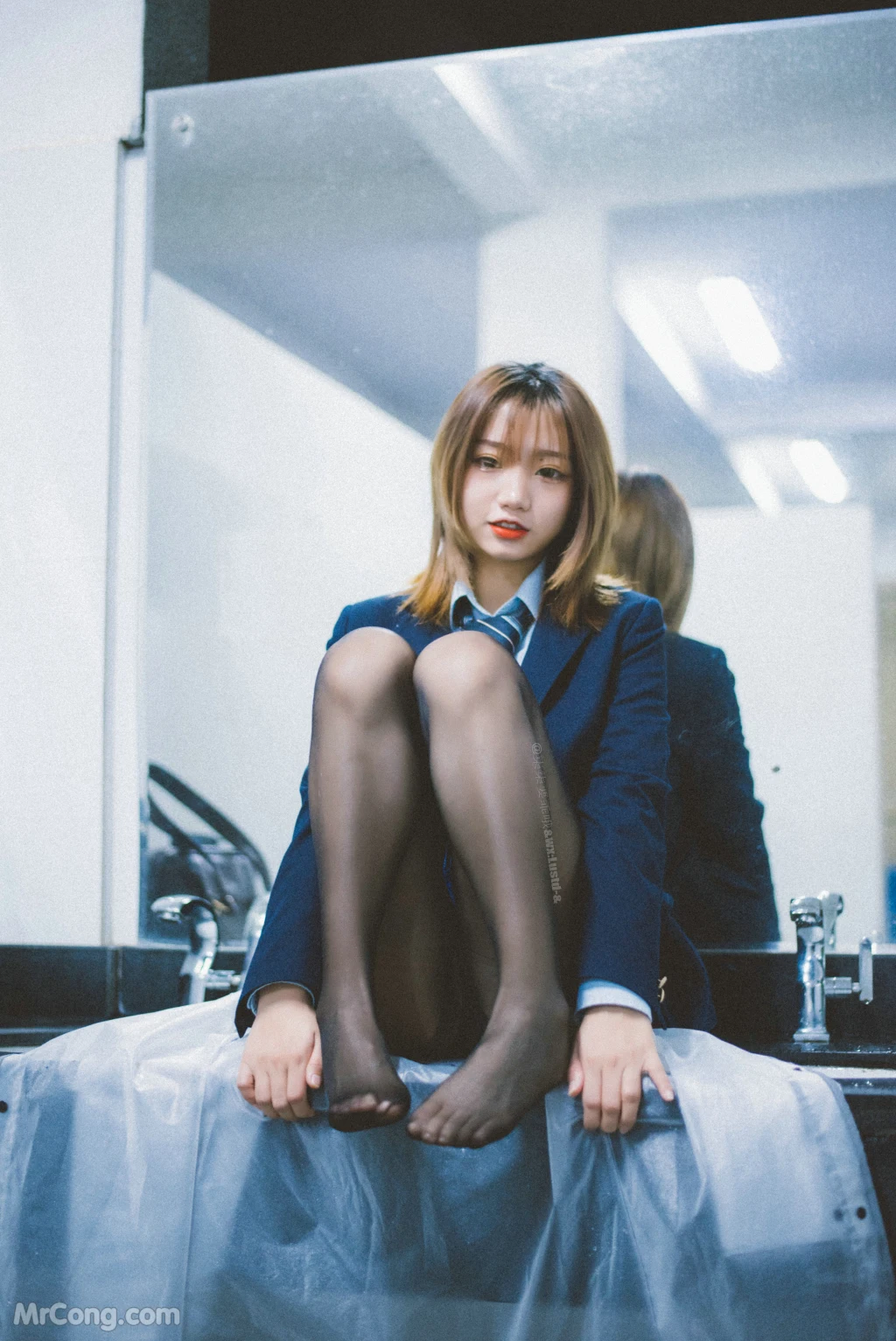 Coser柒柒要乖哦 深夜公园JK 35 photos - 21