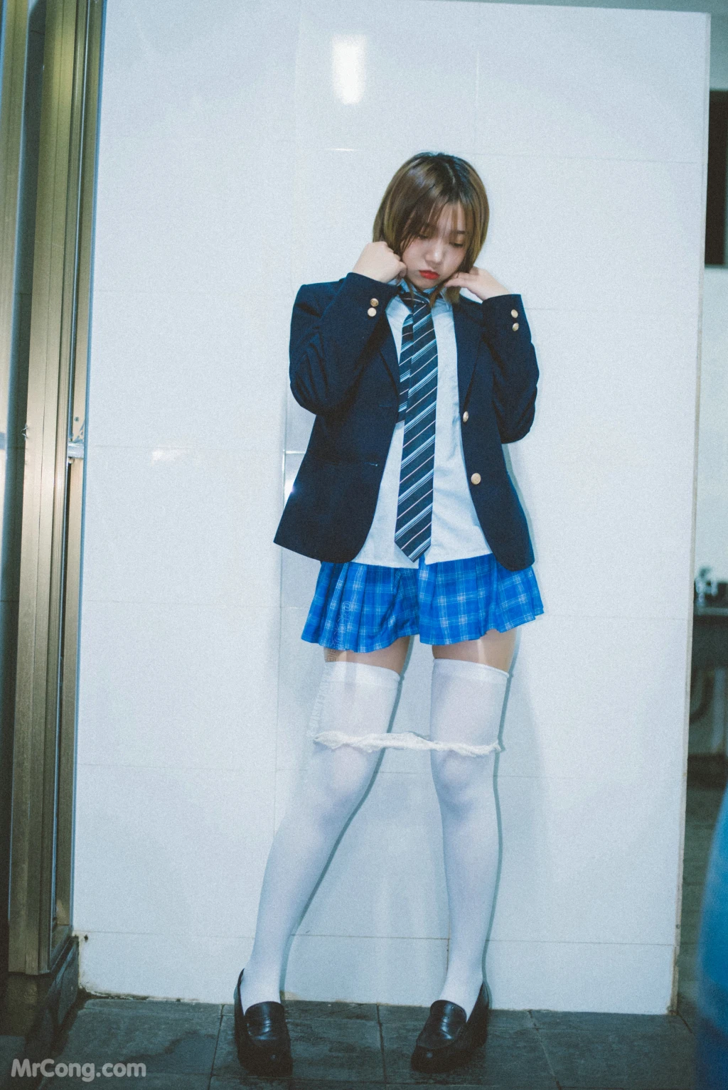 Coser柒柒要乖哦 深夜公园JK 35 photos - 22