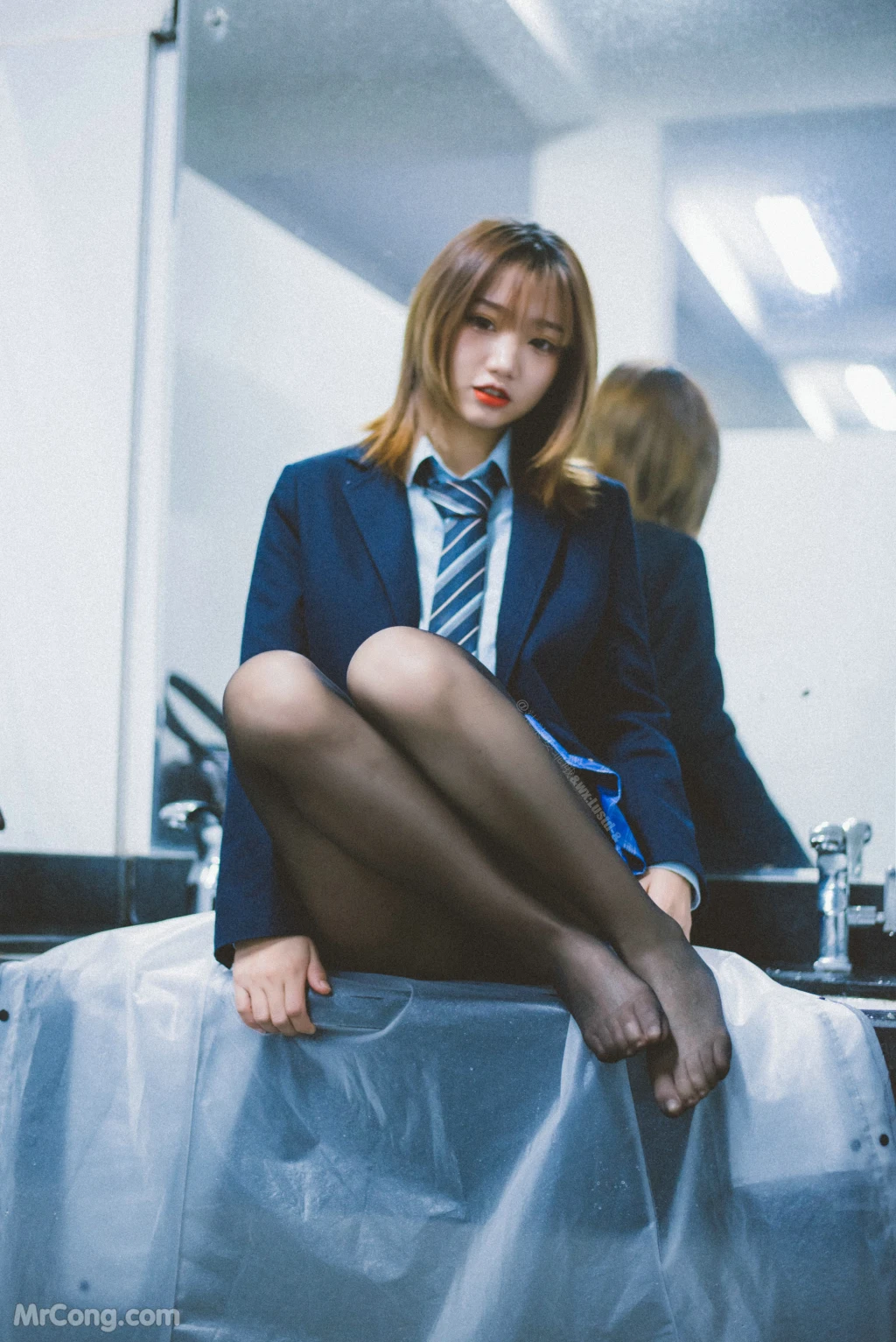 Coser柒柒要乖哦 深夜公园JK 35 photos - 23