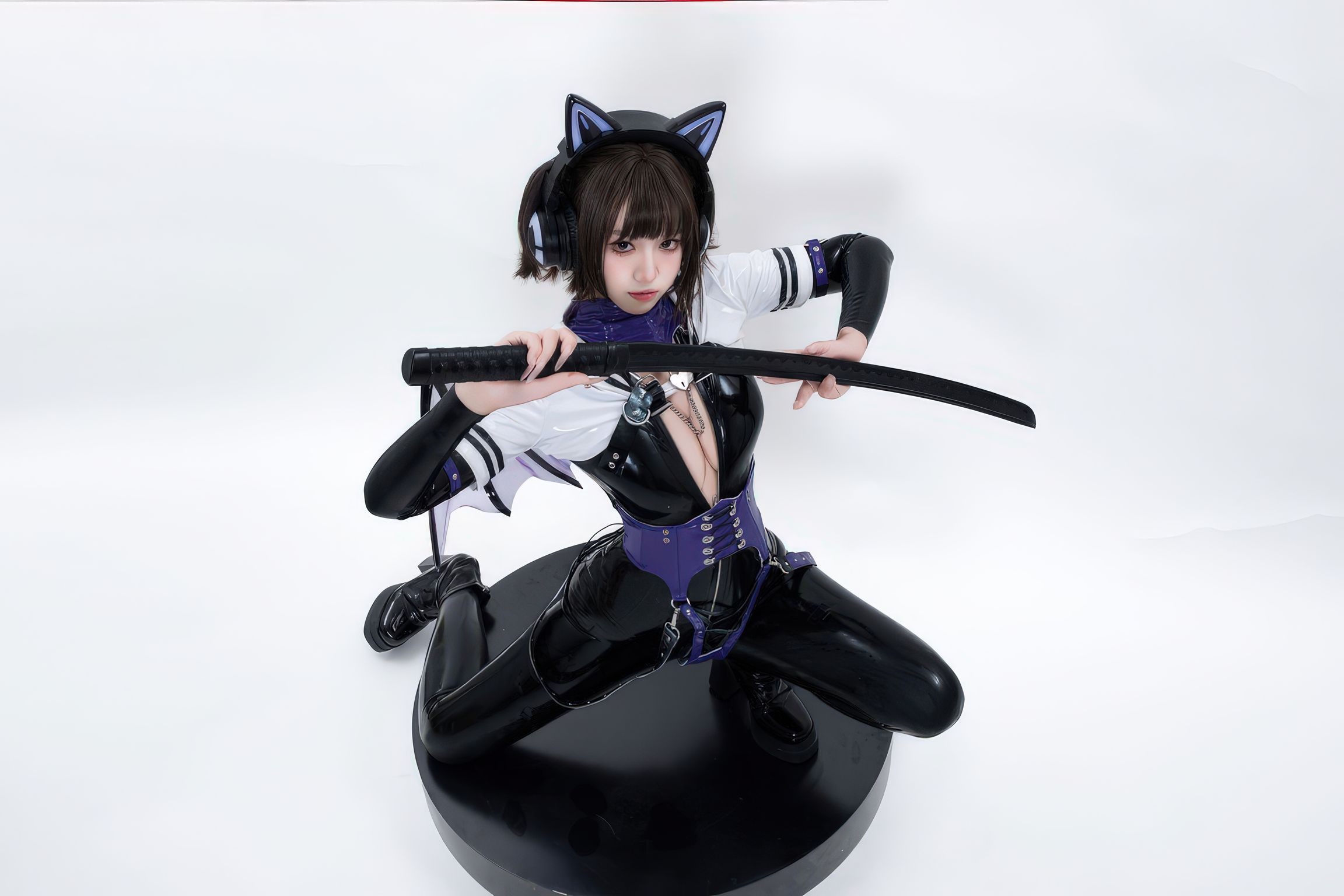 Coser柒柒要乖哦 白棚胶衣 78 photos - 6