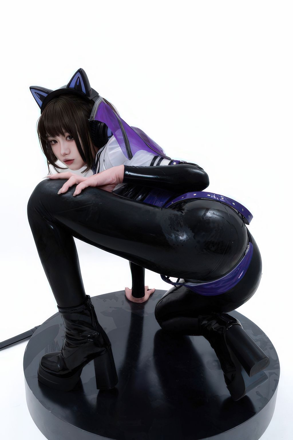 Coser柒柒要乖哦 白棚胶衣 78 photos - 21