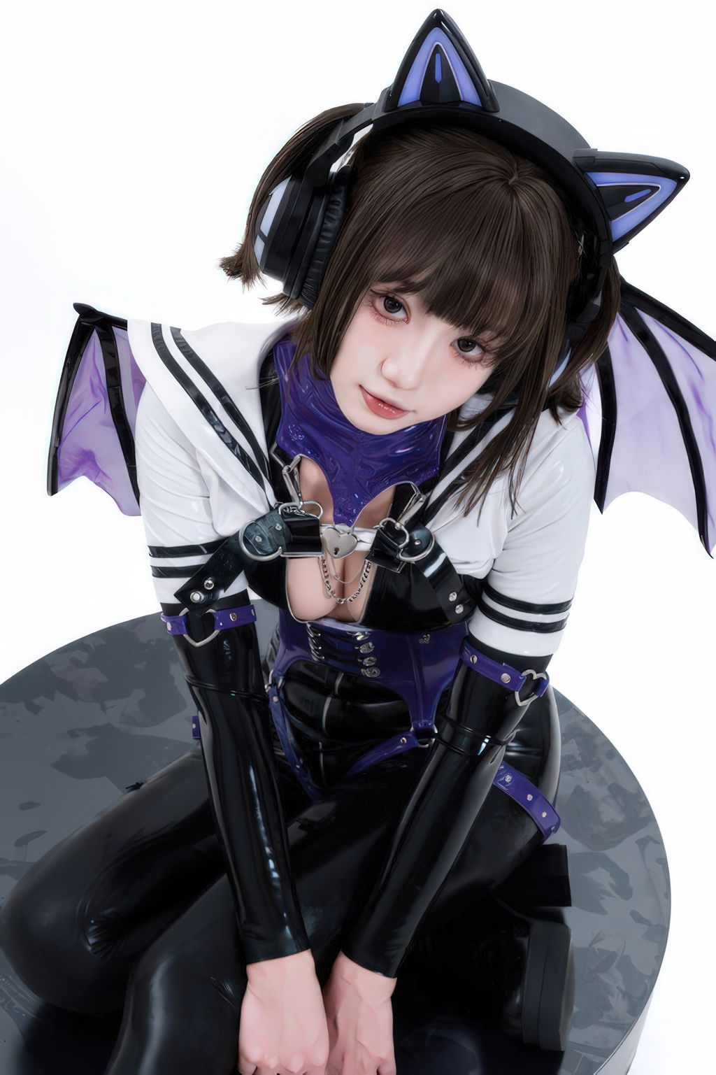 Coser柒柒要乖哦 白棚胶衣 78 photos - 22