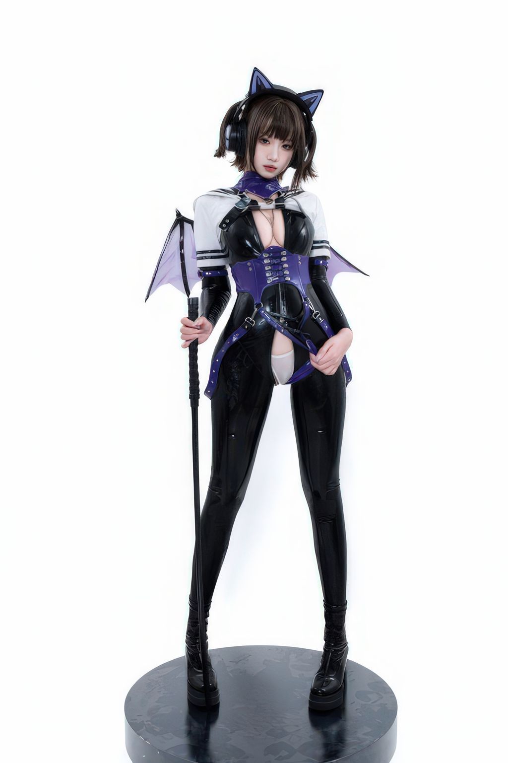 Coser柒柒要乖哦 白棚胶衣 78 photos - 28