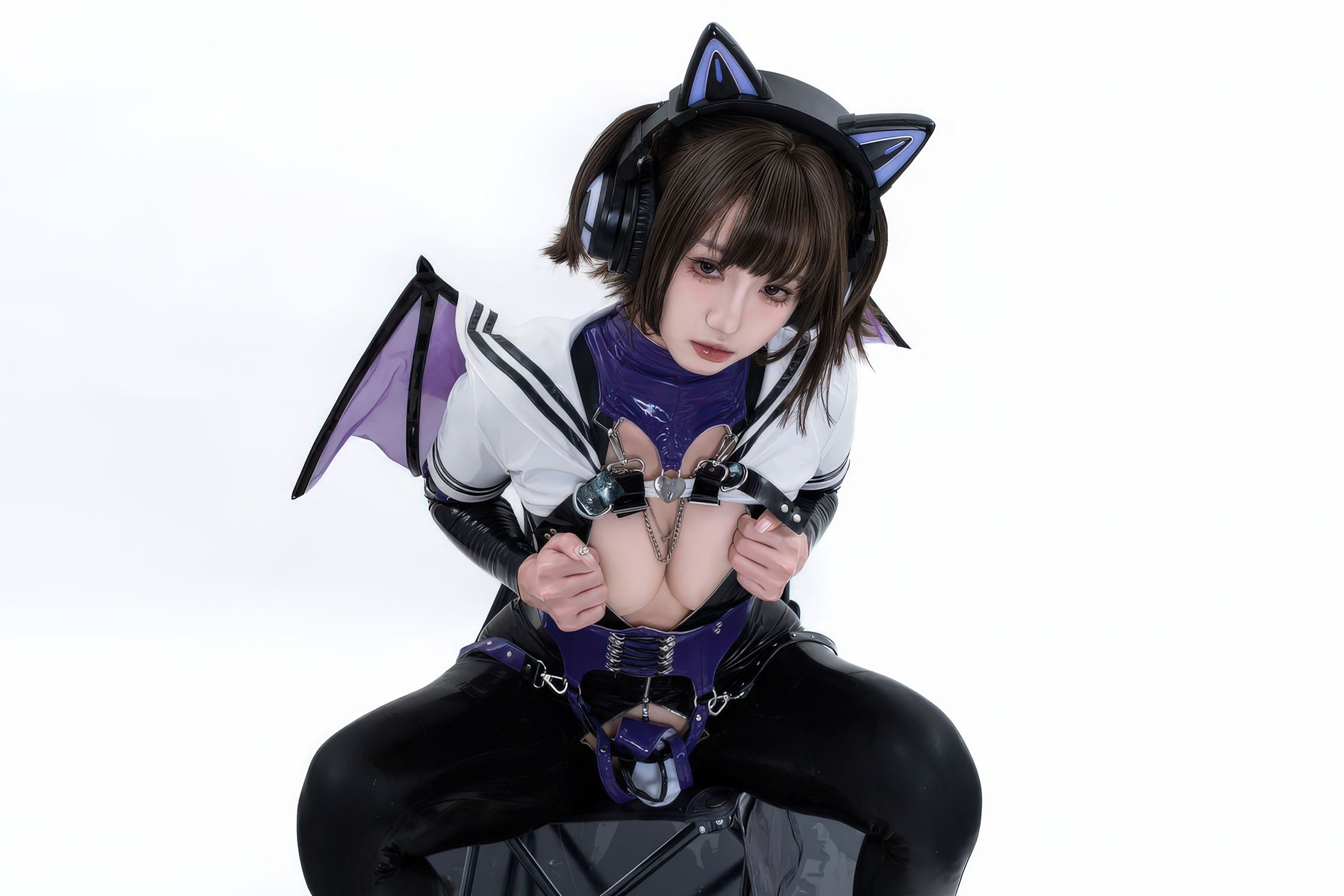 Coser柒柒要乖哦 白棚胶衣 78 photos - 37