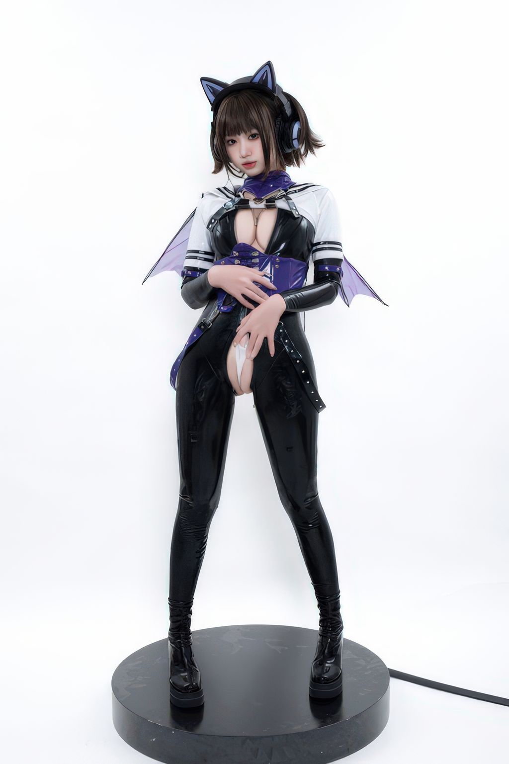 Coser柒柒要乖哦 白棚胶衣 78 photos - 41