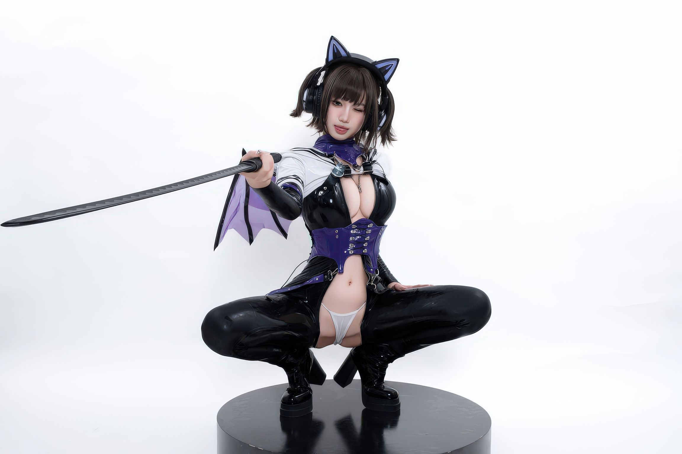 Coser柒柒要乖哦 白棚胶衣 78 photos - 51