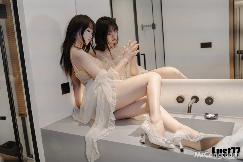 Coser柒柒要乖哦 纸醉金迷 90 photos - 73