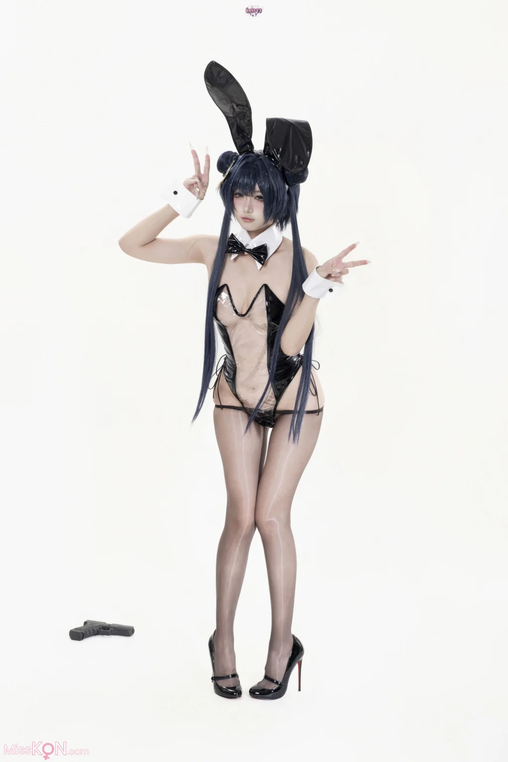 Coser柒柒要乖哦 蔚蓝档案 妃咲兔女郎 26 photos - 22