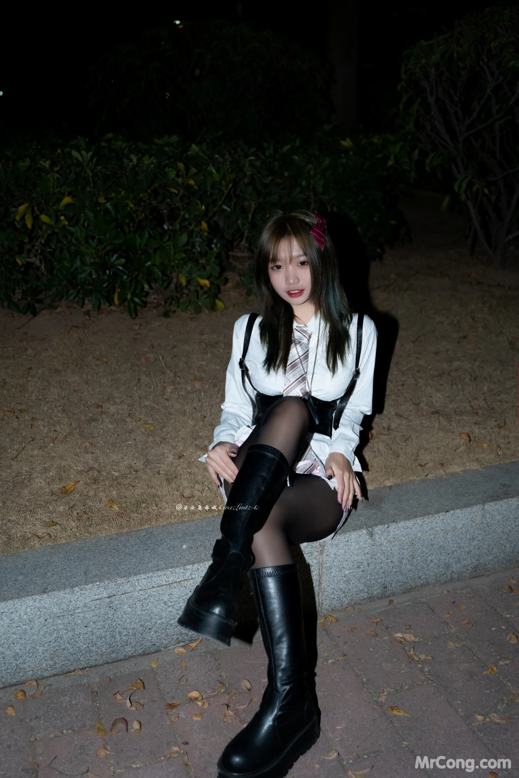 Coser柒柒要乖哦 车内1 47 photos - 4