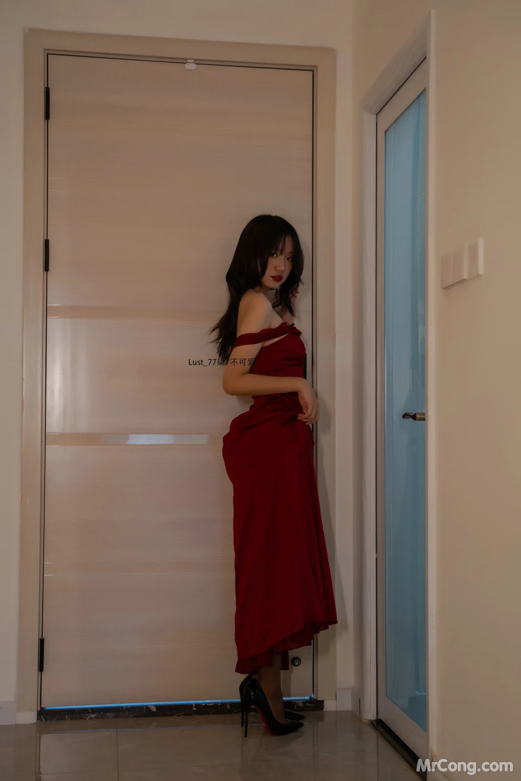 Coser柒柒要乖哦 迷情姐姐 155 photos - 32