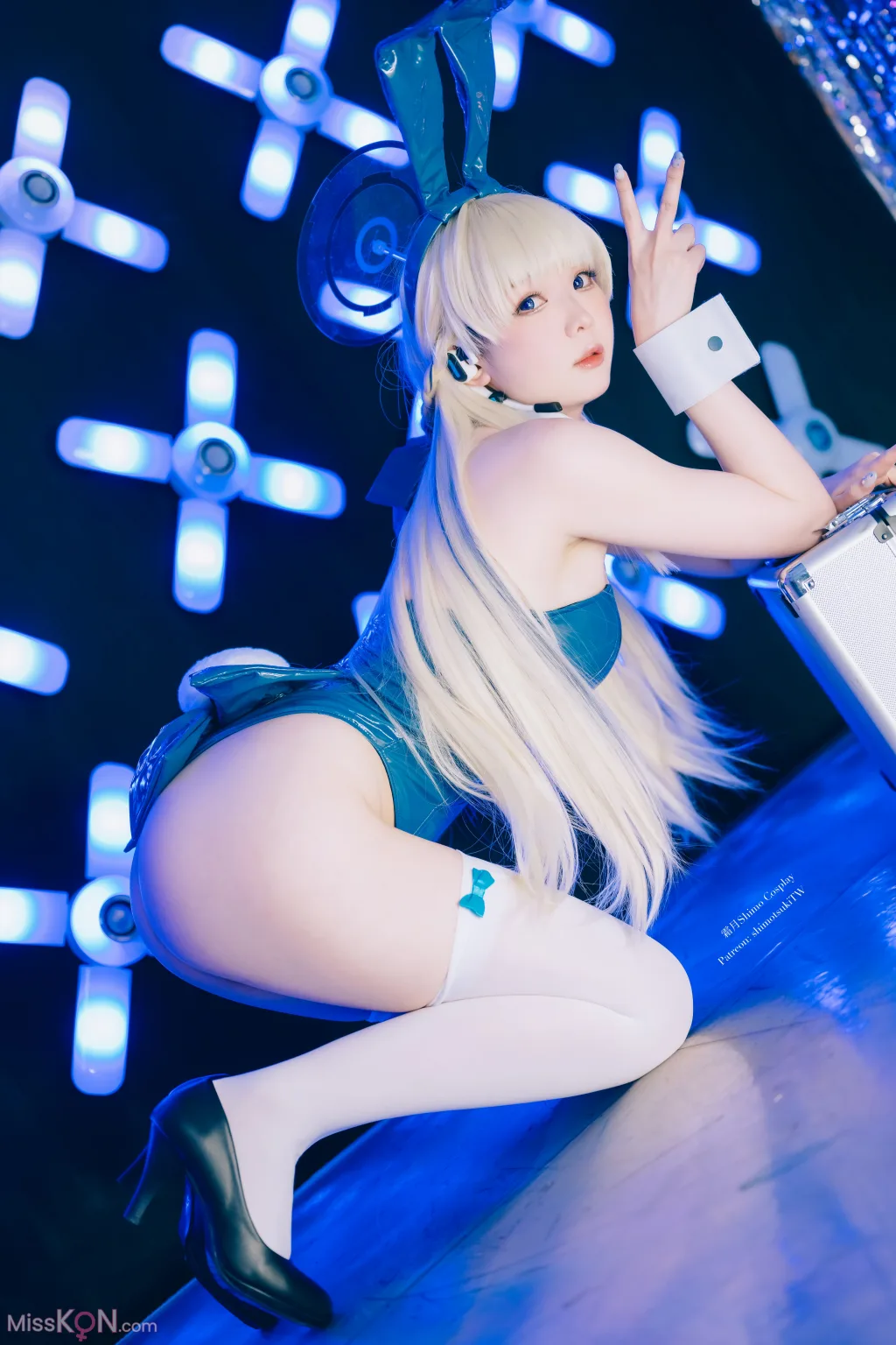 Coser霜月shimo 蔚蓝档案 飞鸟马时 兔女郎 20 photos - 2