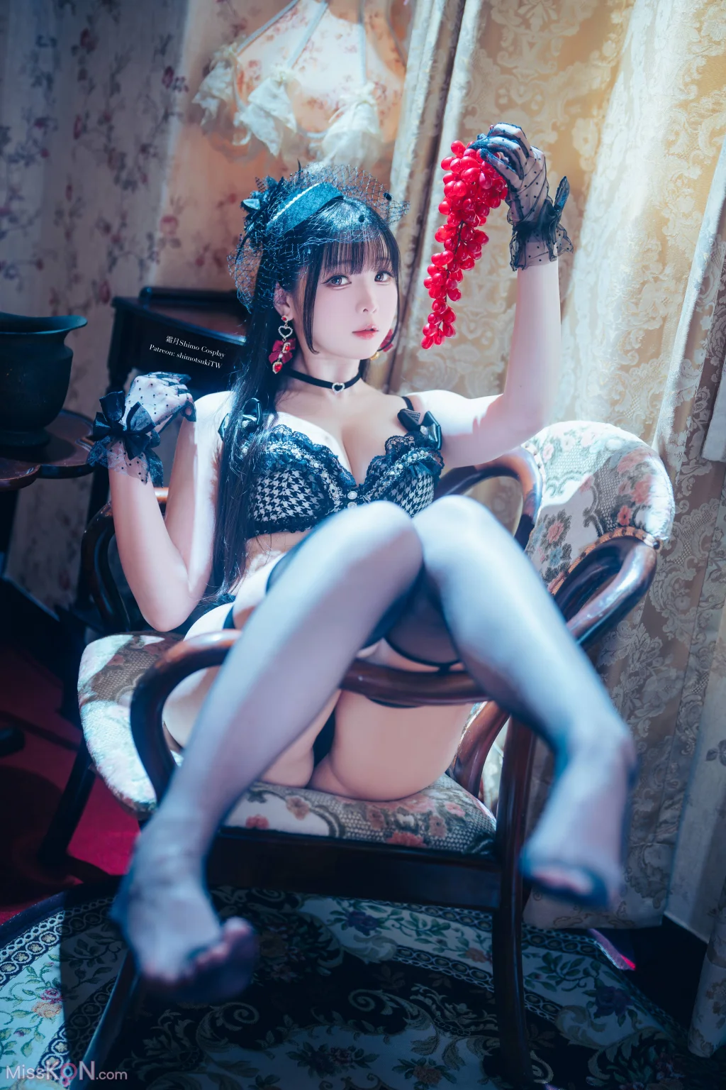 Coser霜月shimo 2025年09月订阅 千鳥格内衣 Houndstooth Underwear 22 photos  4 videos - 15