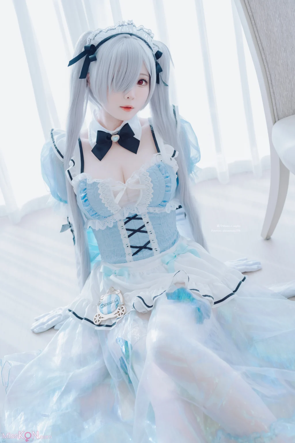 Coser霜月shimo Cinderella Maid NIKKE 灰姑娘女仆装 VOL2 33 photos - 23