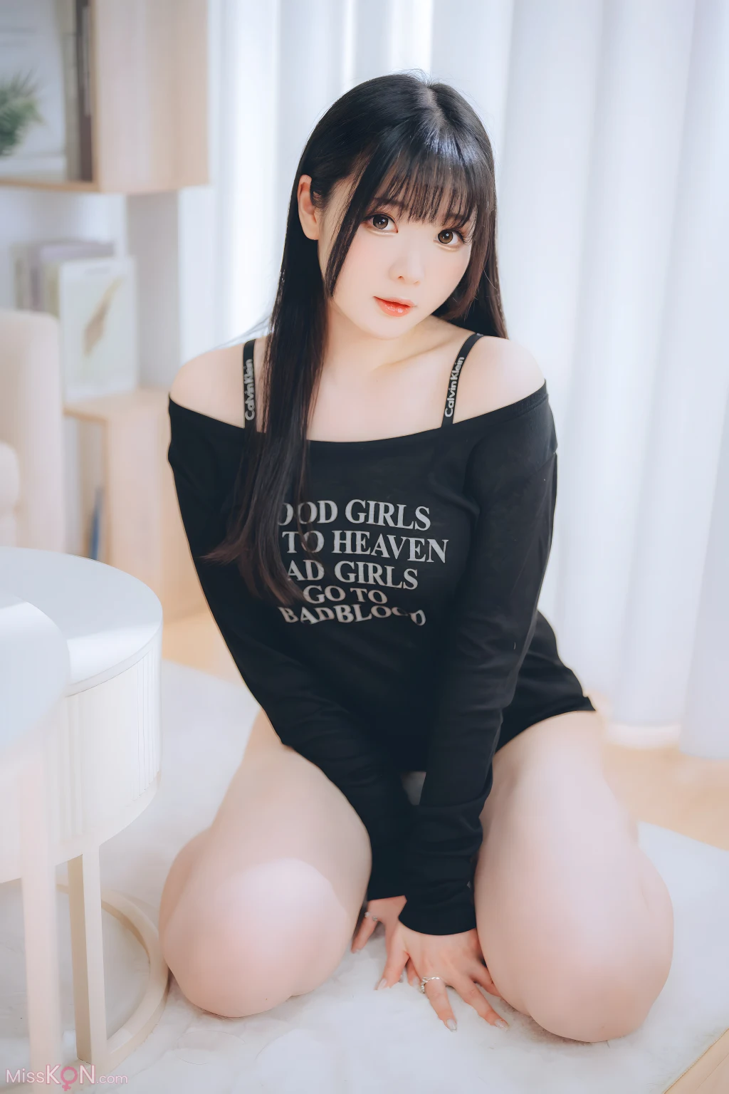 Coser霜月shimoDL版写真集週末彼女 101 photos