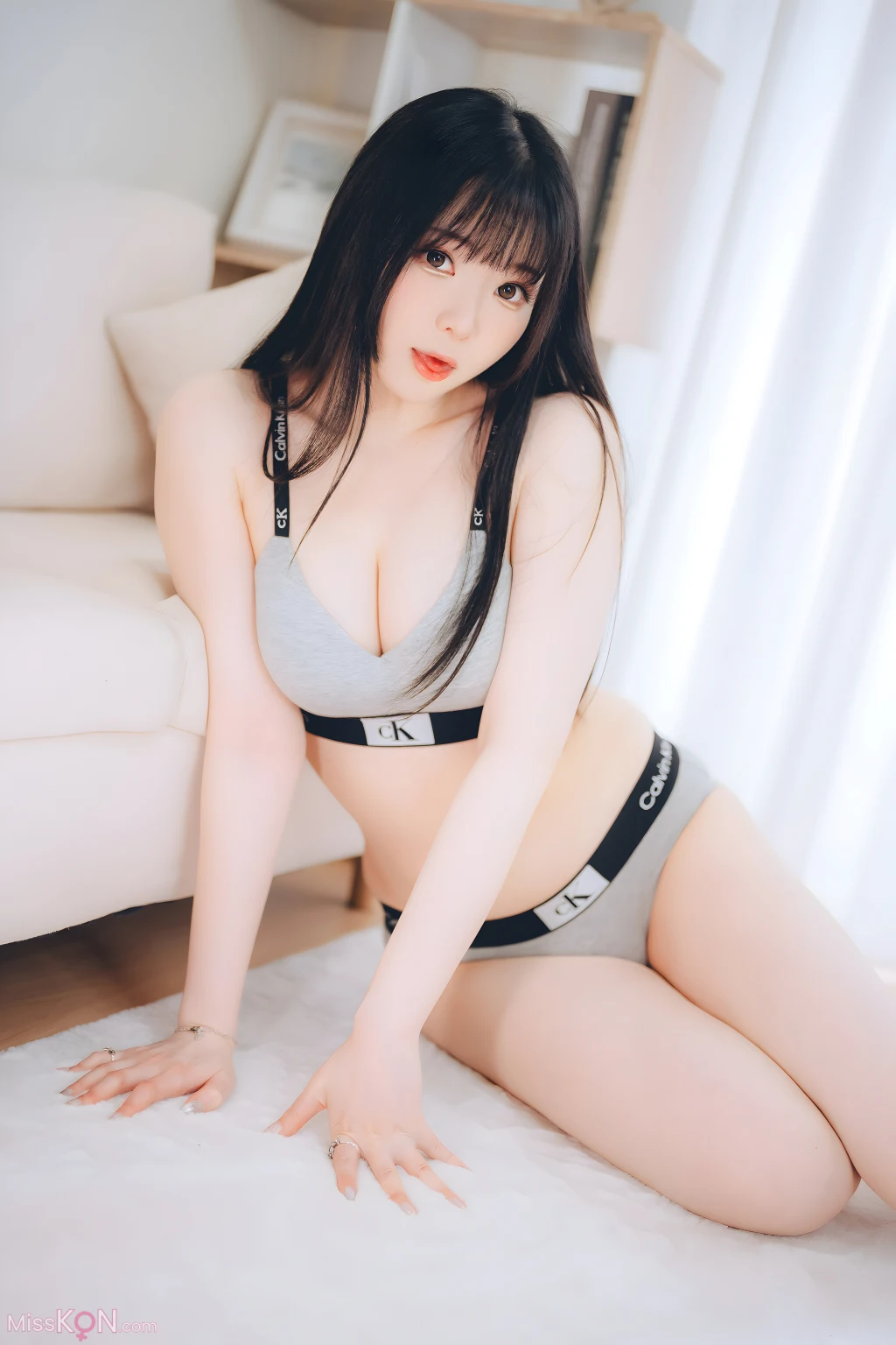 Coser霜月shimoDL版写真集週末彼女 101 photos - 2