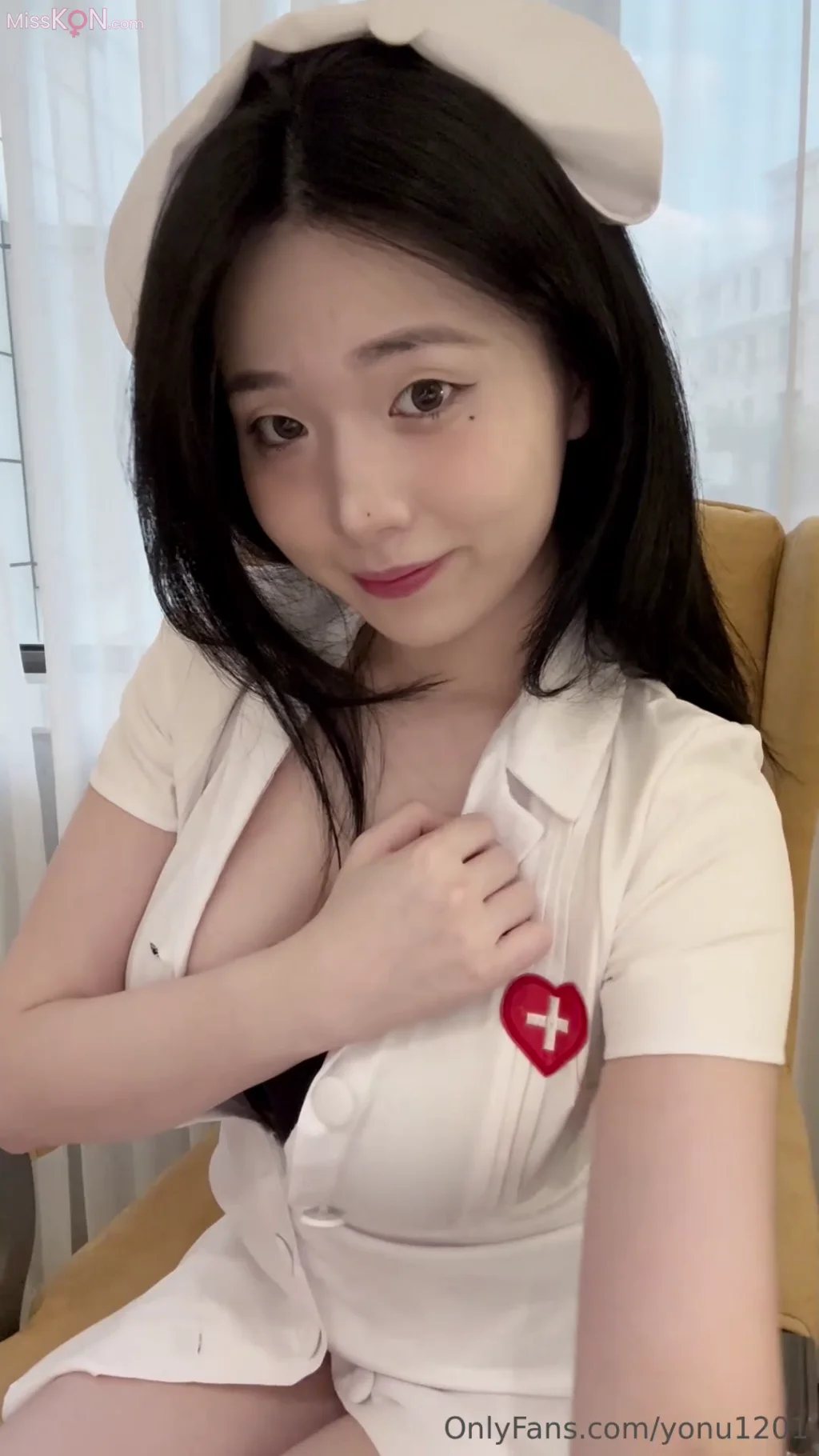 Yeon Woo   6V  18 photos  6 videos - 12