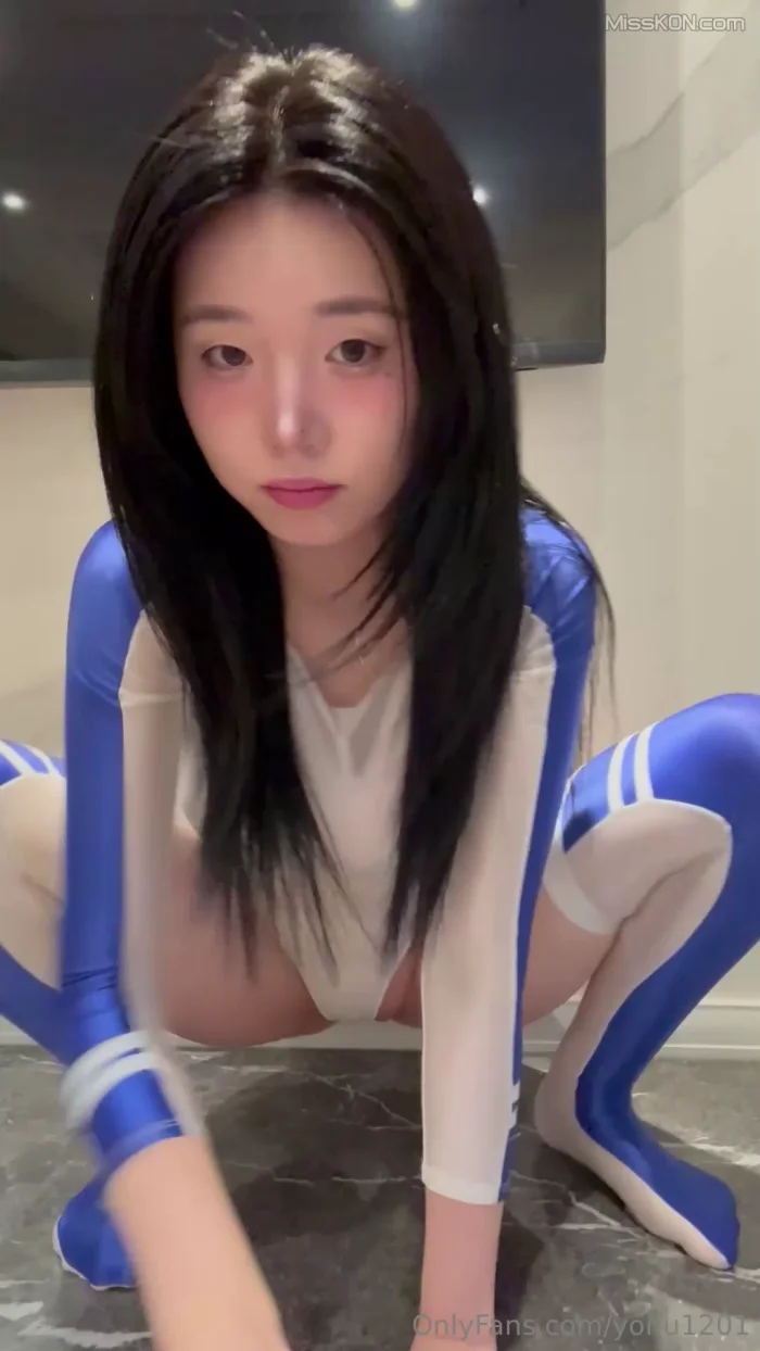 Yeon Woo   M 18 photos  2 videos