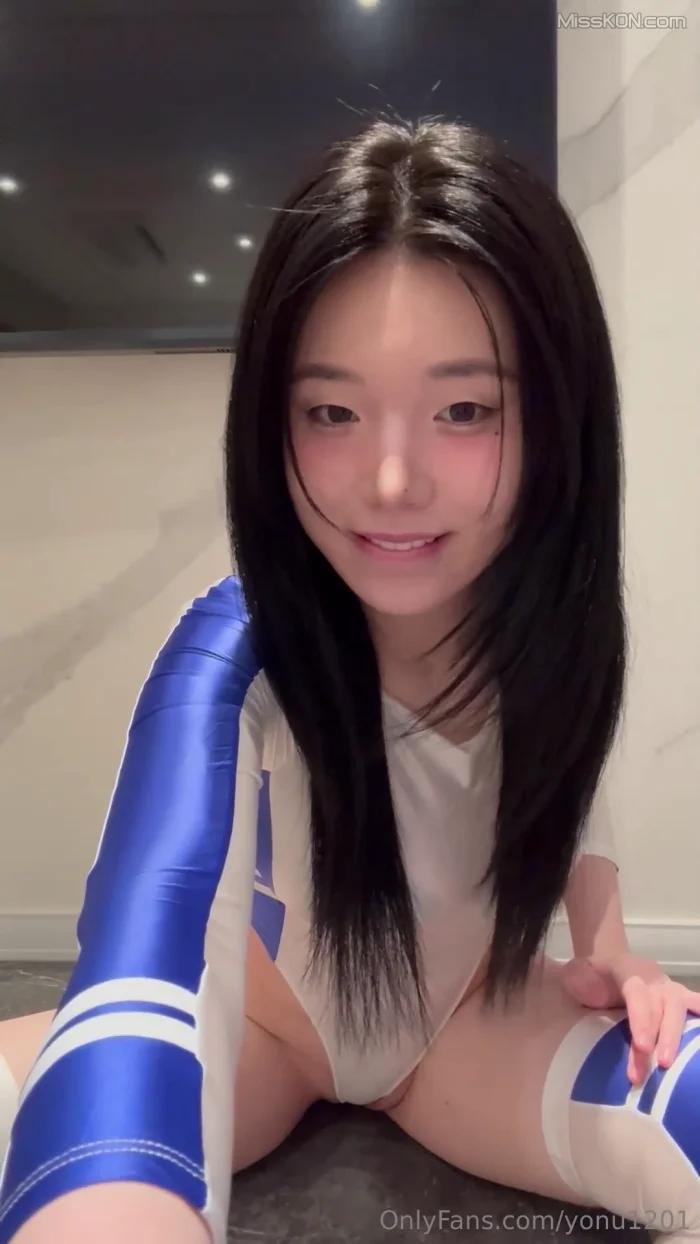 Yeon Woo   M 18 photos  2 videos - 8