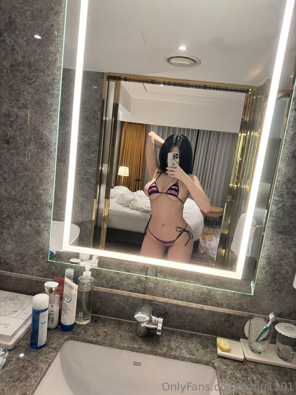 Yeon Woo  202509 OnlyFans订阅合集 49 photos  13 videos