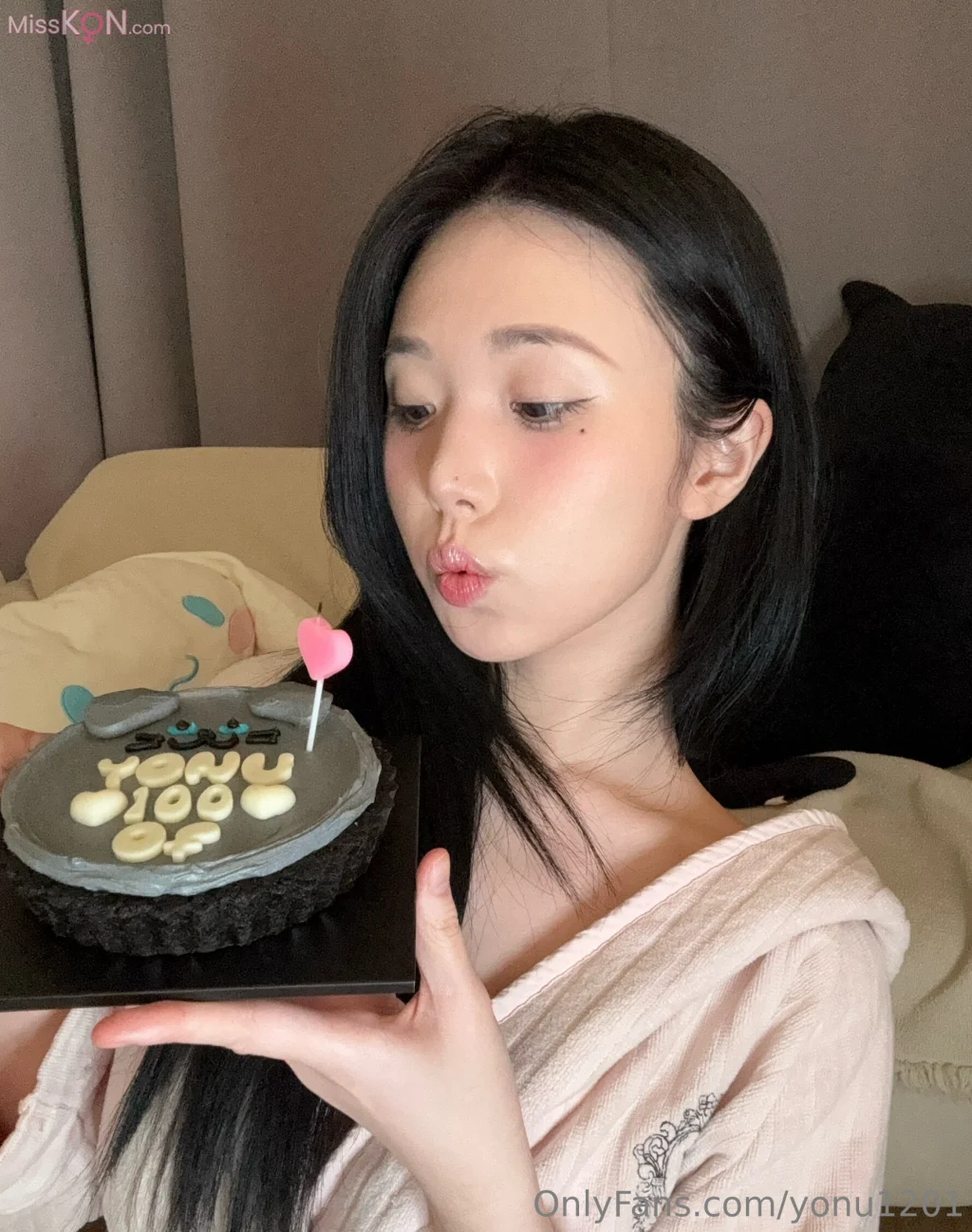 Yeon Woo  202511 OnlyFans合集 37 photos  6 videos