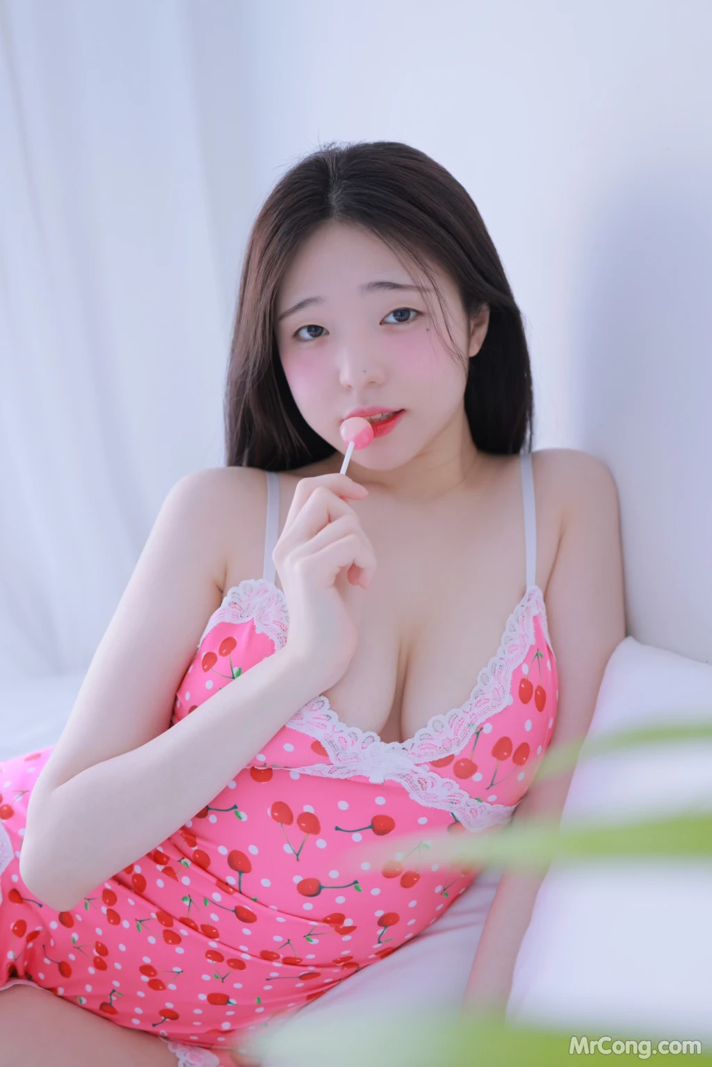 Yeon Woo  Cherry  Candy 125 photos - 36