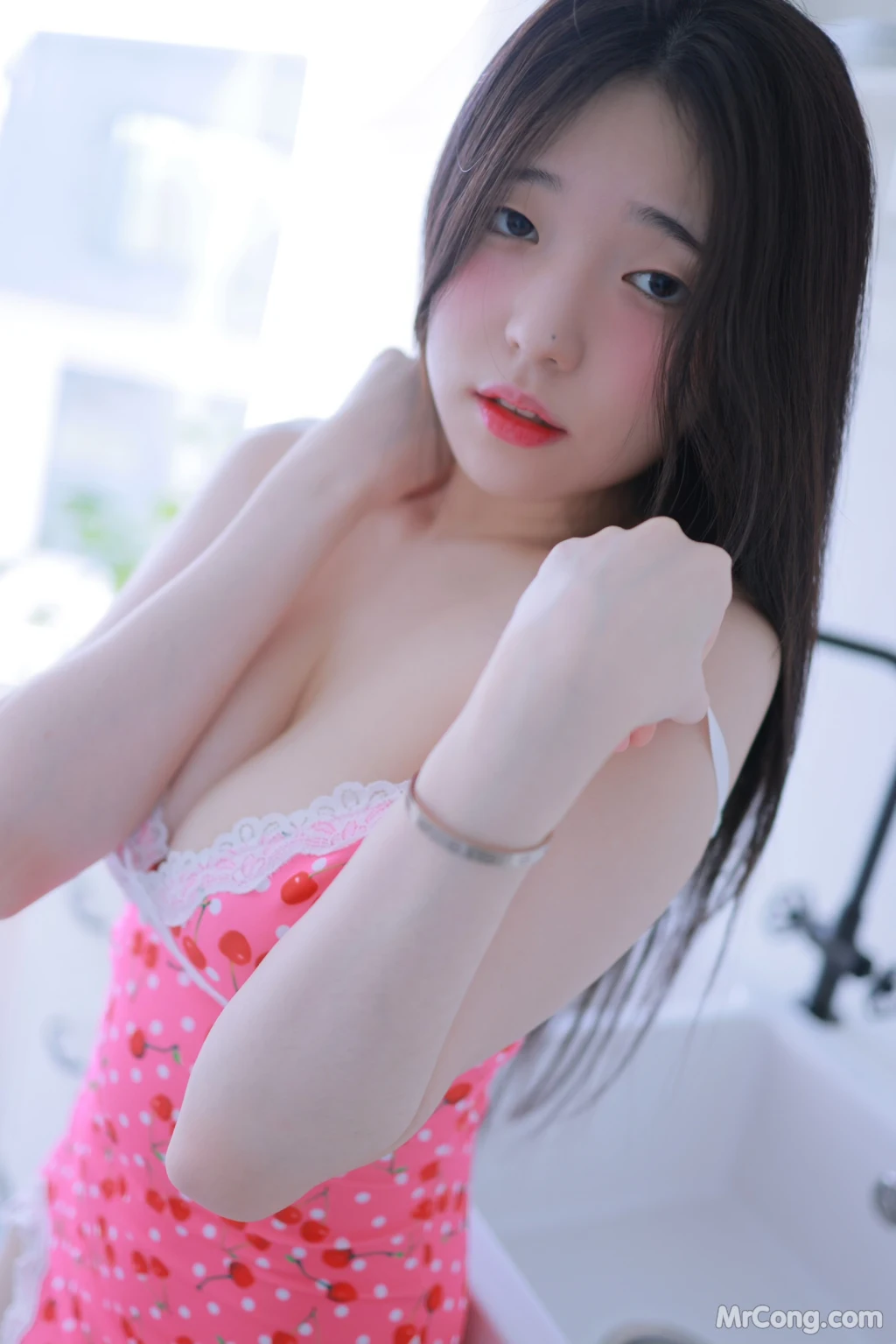 Yeon Woo  Cherry  Candy 125 photos - 100